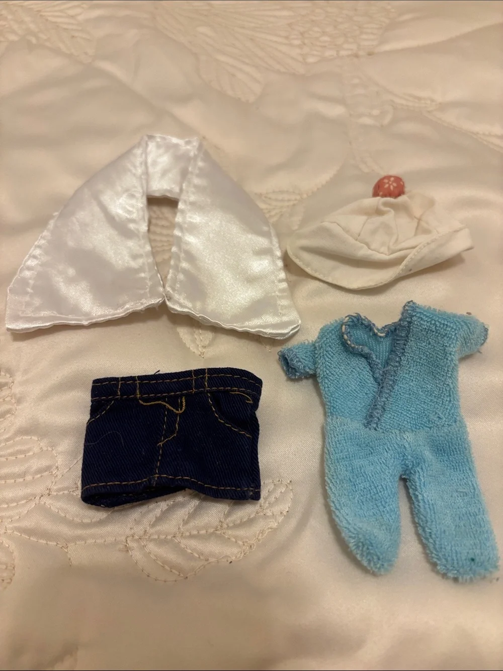 Assorted Pink & Blue Barbie/Other Clothing and Accessories Set